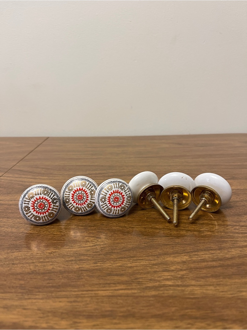 Set of 6 Patterned Knobs